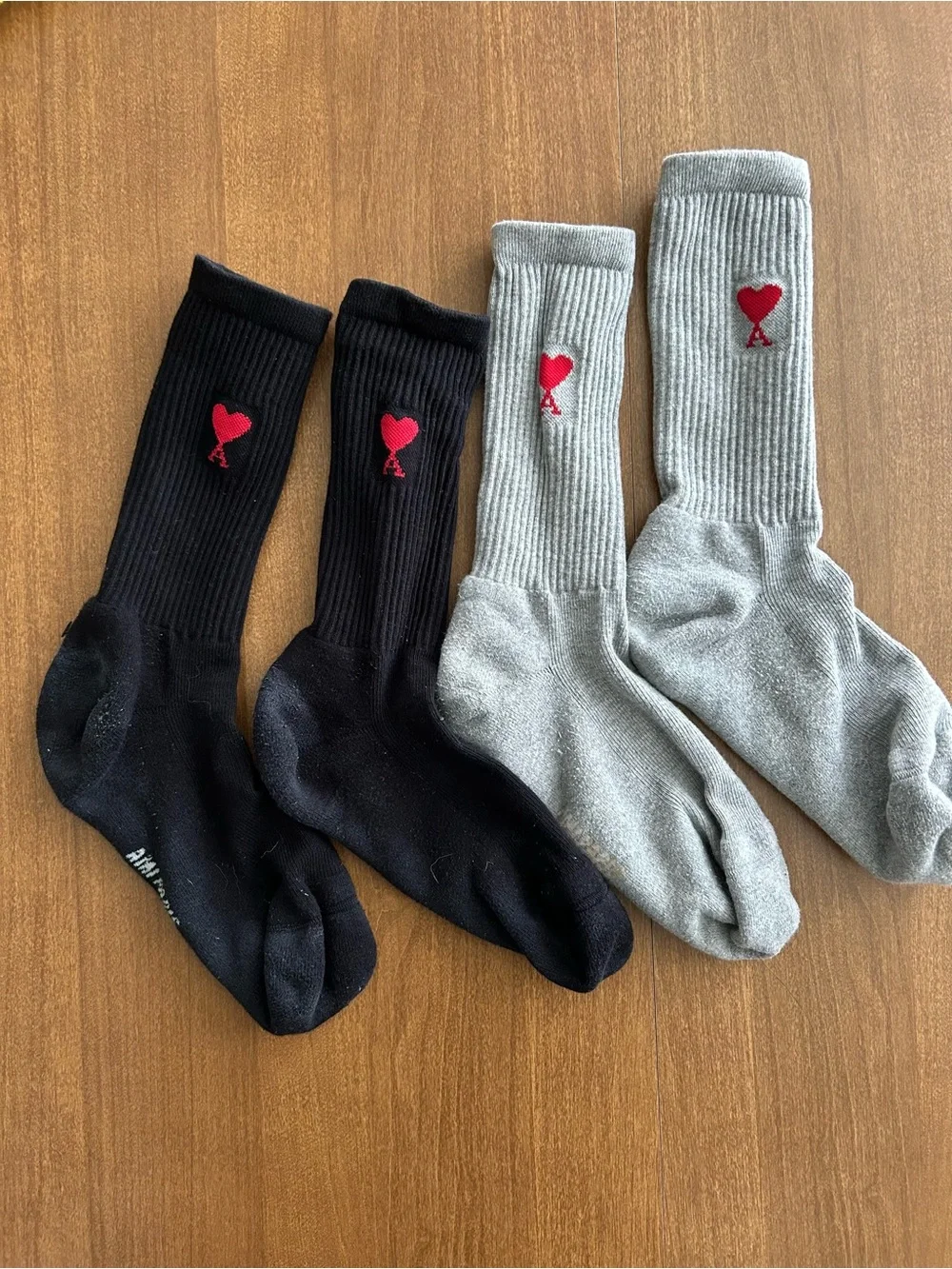 Ami Paris Unisex Size Medium Gray and Black Socks (2 Pairs)